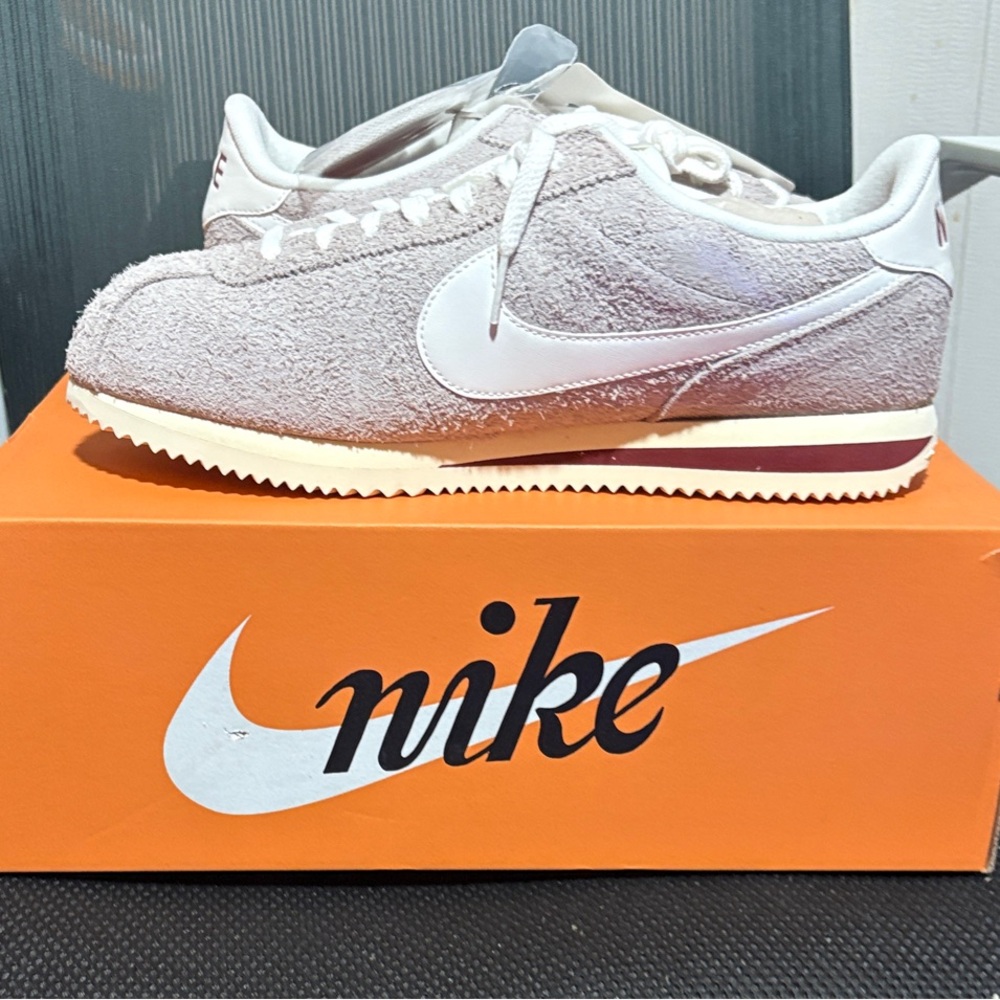 Nike Cortez SE Suede Size 10.5 M